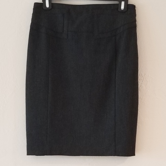 Express Dresses & Skirts - Express Sz 2 charcoal pencil skirt w/ buckle back